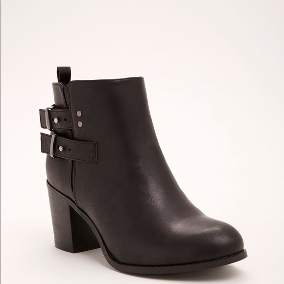 Black heeled boots - Picture 4 of 6